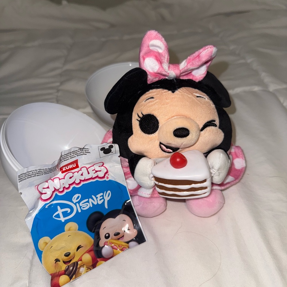 Disney Minnie Mouse Pink Polka Dot Plush with Cake Accessory